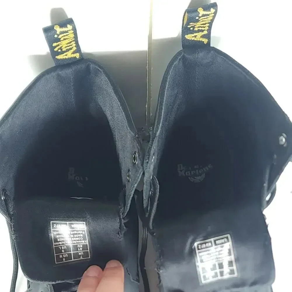 Dr. Martens Combs US M8/L9 Black Leather 8 Eyelets Lace-Up Ankle Combat Boots